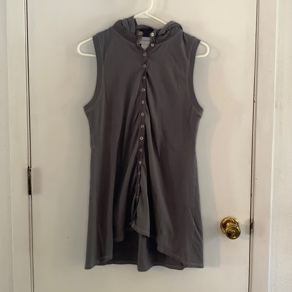 Soft Surroundings petite grey hooded sleeveless mini dress with snap front